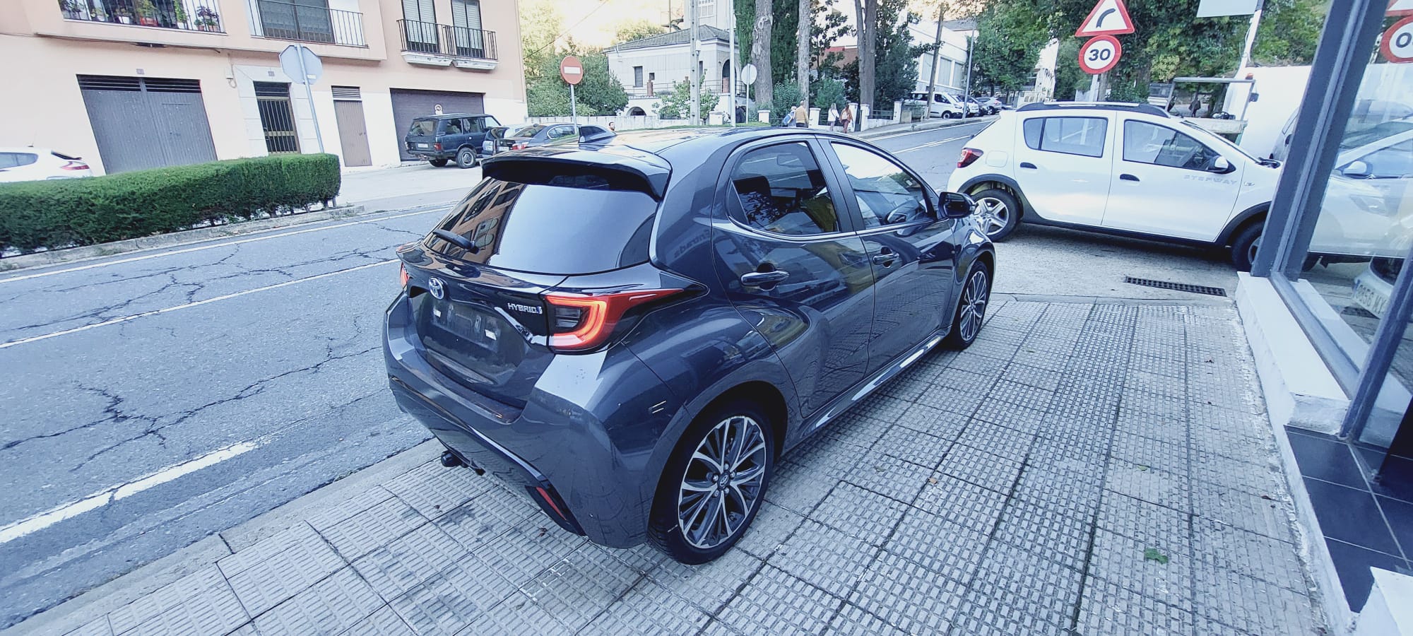 Toyota Yaris 116 cv hyb miniatura 8